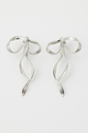 メタリックリボンピアス