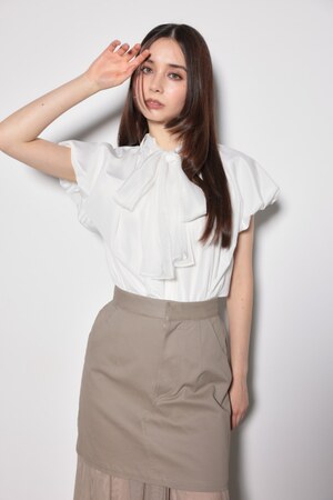 スカーフ付きバルーンフリルブラウス