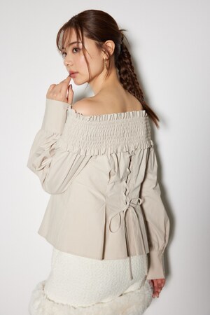 シャーリングオフショルトップス