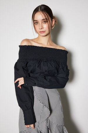 シャーリングオフショルトップス