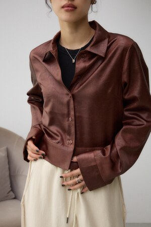 フェイクレザーシャツ