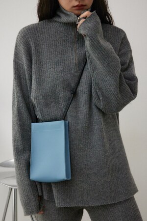 ナローショルダースクエアミニポシェット