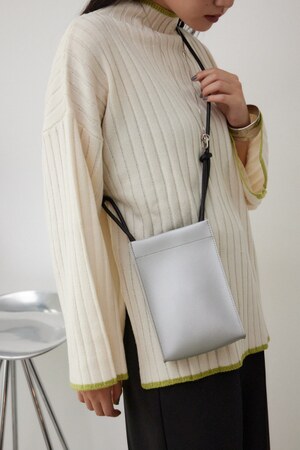 ナローショルダースクエアミニポシェット