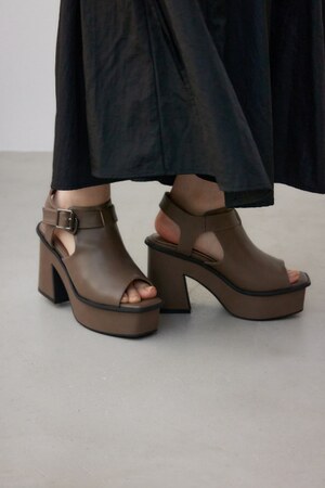 ベルトデザインブーティーサンダル