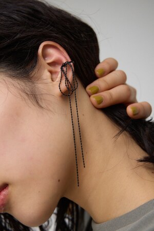 リボンモチーフスウィングイヤーカフ