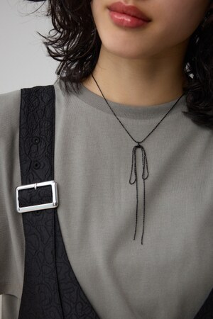 リボンモチーフロングレングスネックレス