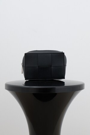 イントレチャートボックスポーチ