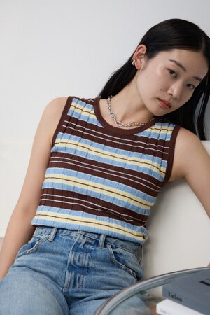 マルチボーダーノースリーブニット