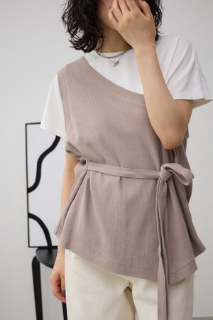 ワンショルダービスチェトップス