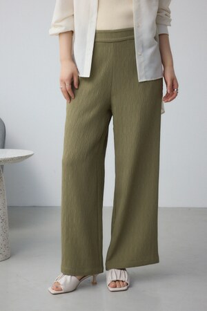 プリーツリラックスワイドパンツ