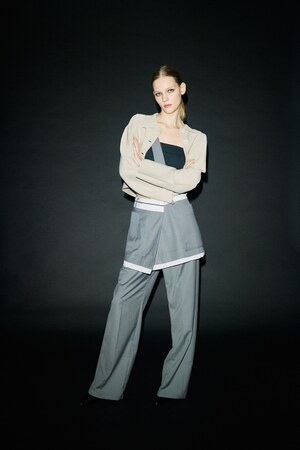 【PLUS】ワンショルダーレイヤードパンツ