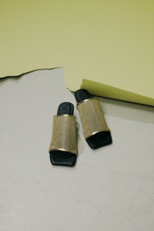 【PLUS】メタルメッシュサンダル