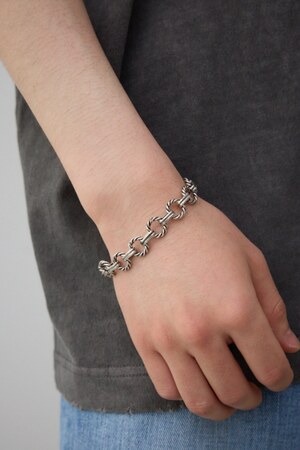 ツイステッドサークルブレスレット