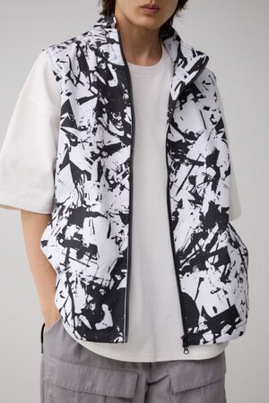 サイドスリットスタンドカラーベスト