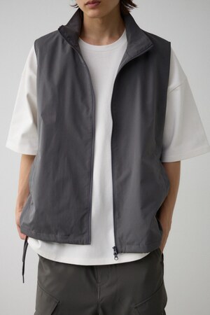 サイドスリットスタンドカラーベスト