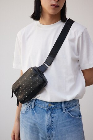 スタッズボディーバッグ