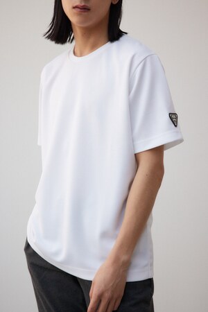 ロゴプレートポンチクルーネックTシャツ