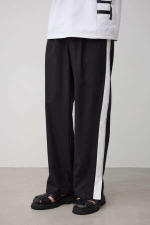 スリットラインパンツ