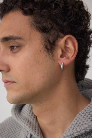 ツイストフープピアス