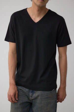 タックフライスVネックTシャツ