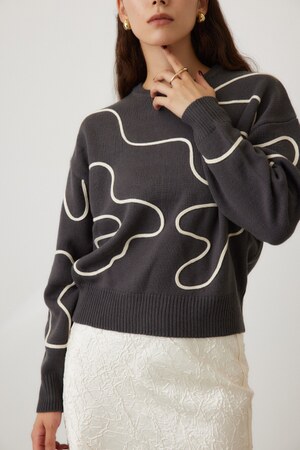 コードエンブロイダリーニット