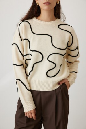 コードエンブロイダリーニット