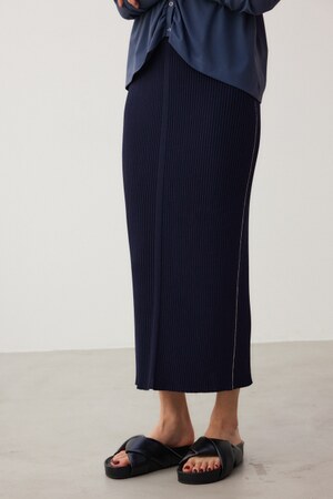 サイドラインリブニットスカート