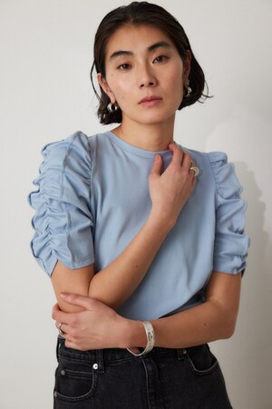 ボリュームパフスリーブプルオーバー