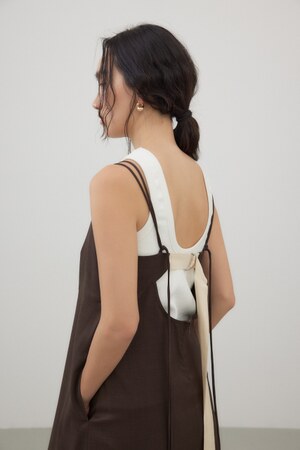 バックオープンベルトキャミワンピース