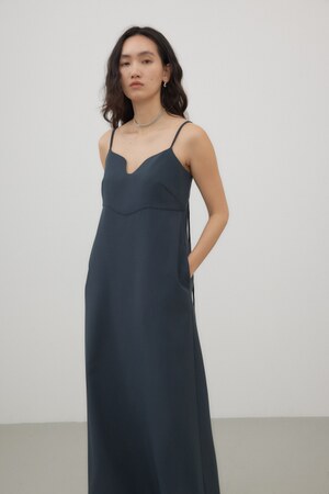 バックオープンベルトキャミワンピース