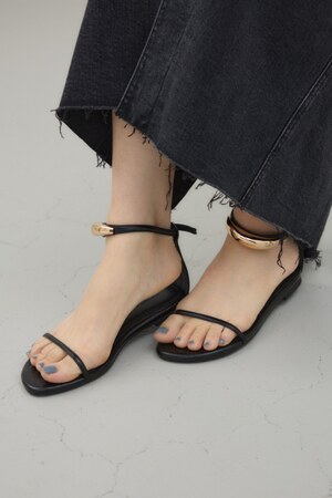 メタルパーツアンクルストラップサンダル