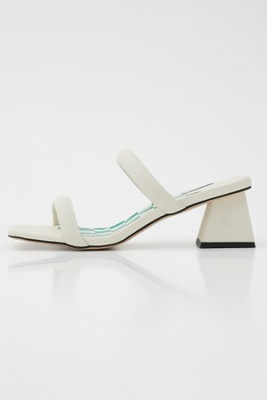 スクエアストレンジサンダル