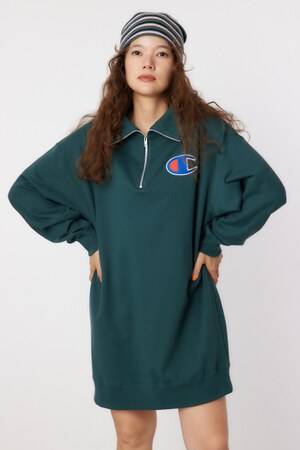 Champion ハーフジップスウェットワンピース