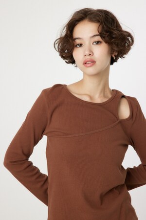 レイヤードライクトップス