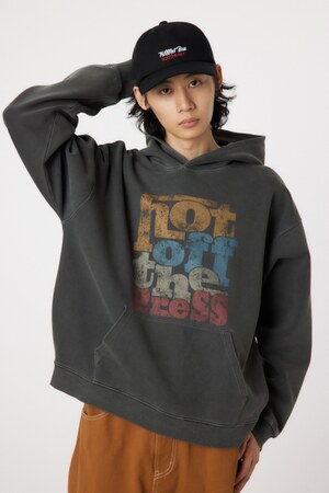 ピグメントダンボールフーディ