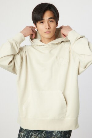 パッチロゴピグメントフーディー