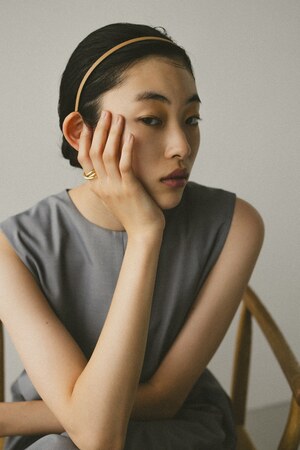 ミニマルフェイクレザーカチューシャ