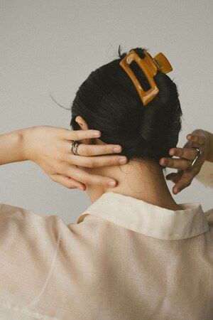 マーブルスクエアヘアクリップ