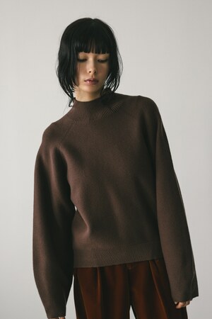 シームレスフォルムニットトップ