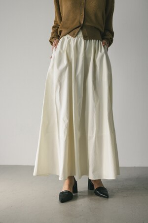 タフタボリュームフレアスカート
