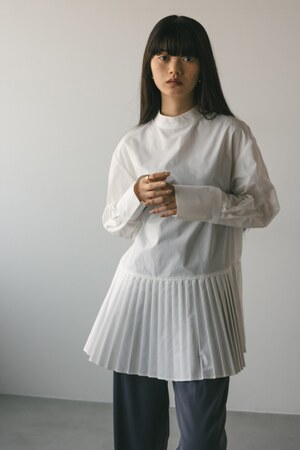 プリーツヘムブラウス