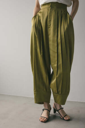 サテンプリーツカフタックパンツ