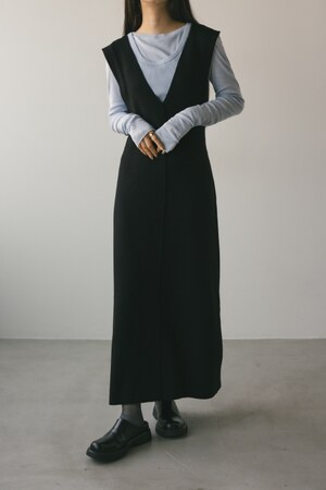 バックディティールニットワンピース