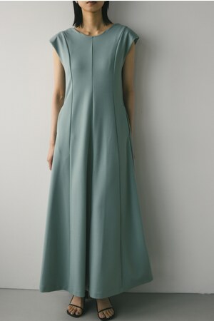 バックオープンショルダーカットワンピース