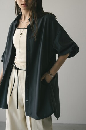 グロスオーバーシャツ