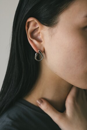 アートモチーフピアス