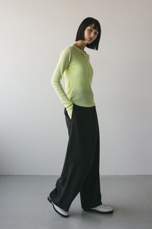 ヘンリーネックシアーニット