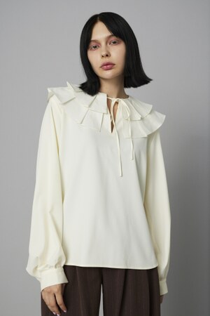 Frill collar blouse