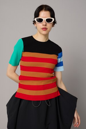 Back slit border tops