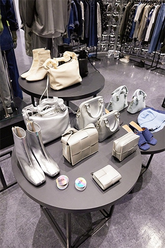 AZUL BY MOUSSY会場_01